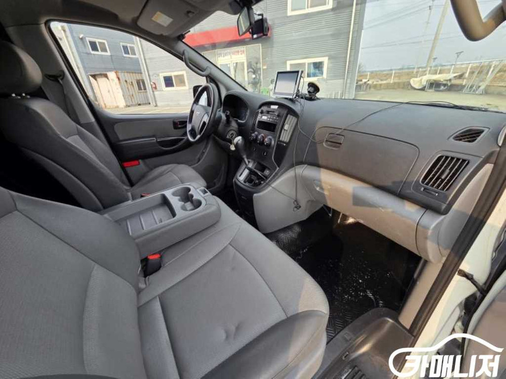 [현대]그랜드 스타렉스 밴 3인승 LPi CVX 디럭스 (0톤) #3월급매 이미지