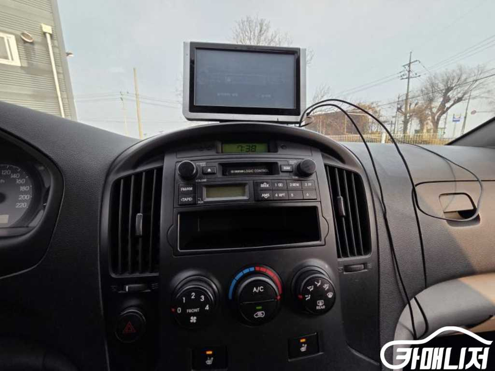 [현대]그랜드 스타렉스 밴 3인승 LPi CVX 디럭스 (0톤) #3월급매 이미지