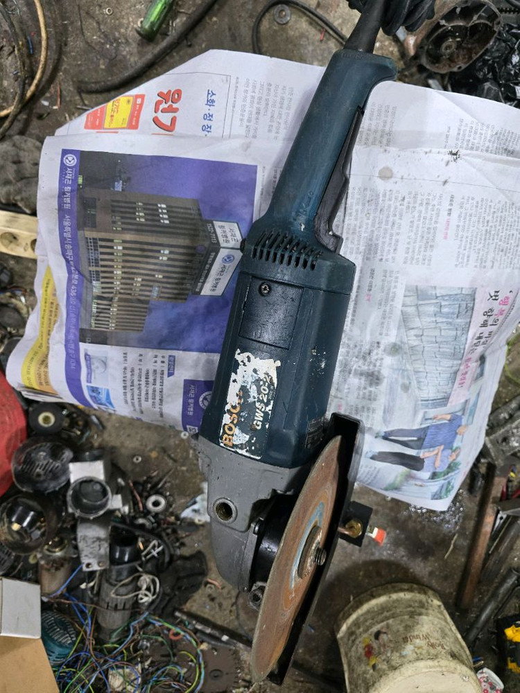 보쉬9인치 그라인다 독일제조 이미지