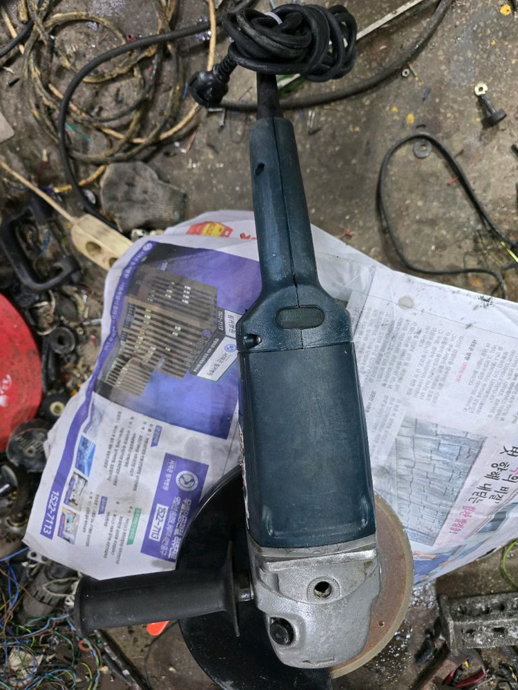 보쉬9인치 그라인다 독일제조 이미지