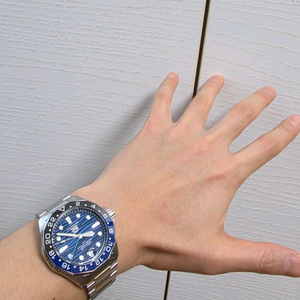 태그호이어 신형 아쿠아레이서 gmt 블루/블랙 42mm(부산 직거래) 이미지