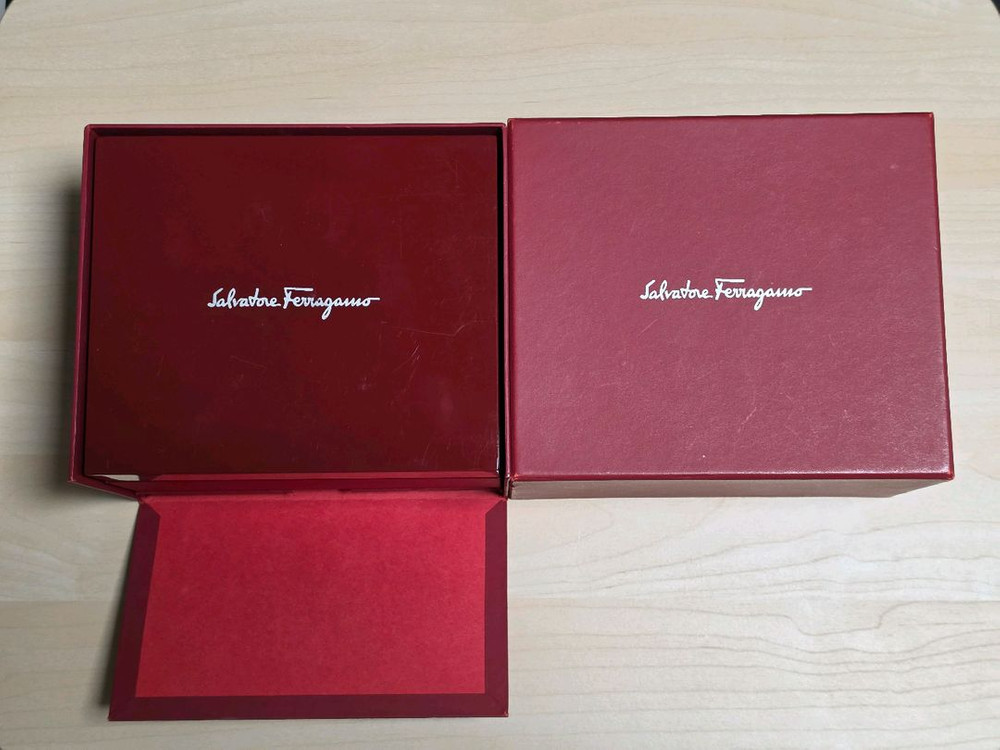 페레가모 간치니 시계 이미지