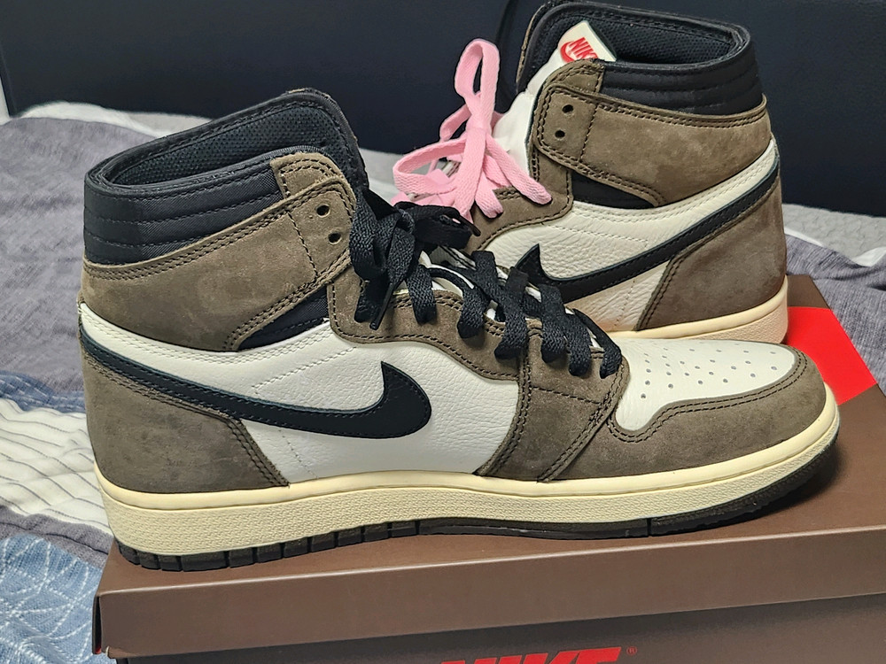 새상품 나이키 조던1x스캇 모카하이 275 싸게팝니다.--5