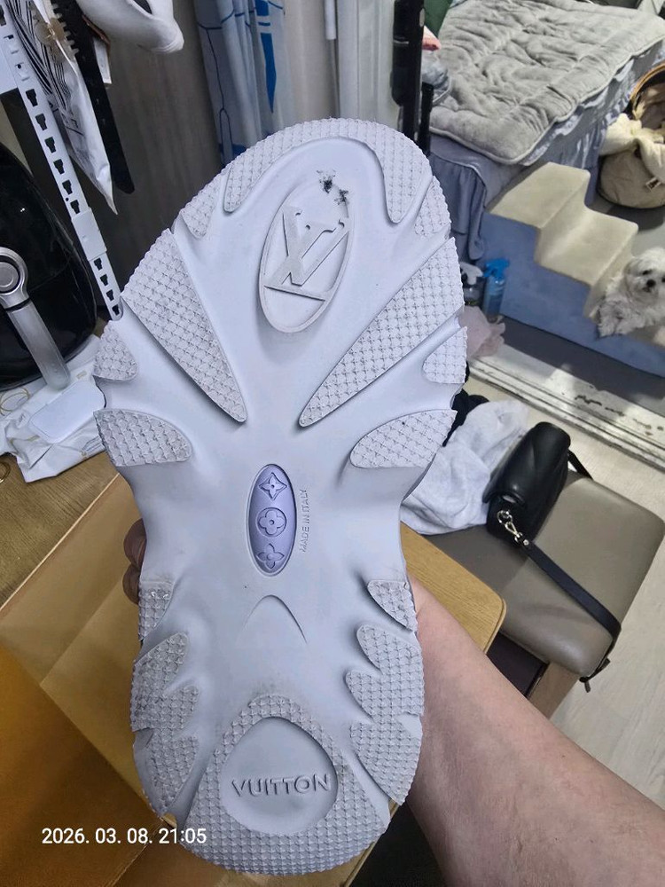 루이비통 LV SHARK 스니커즈 이미지