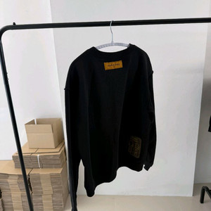 루이비통 인사이드 아웃 맨투맨 블랙 S백화점판 한글택