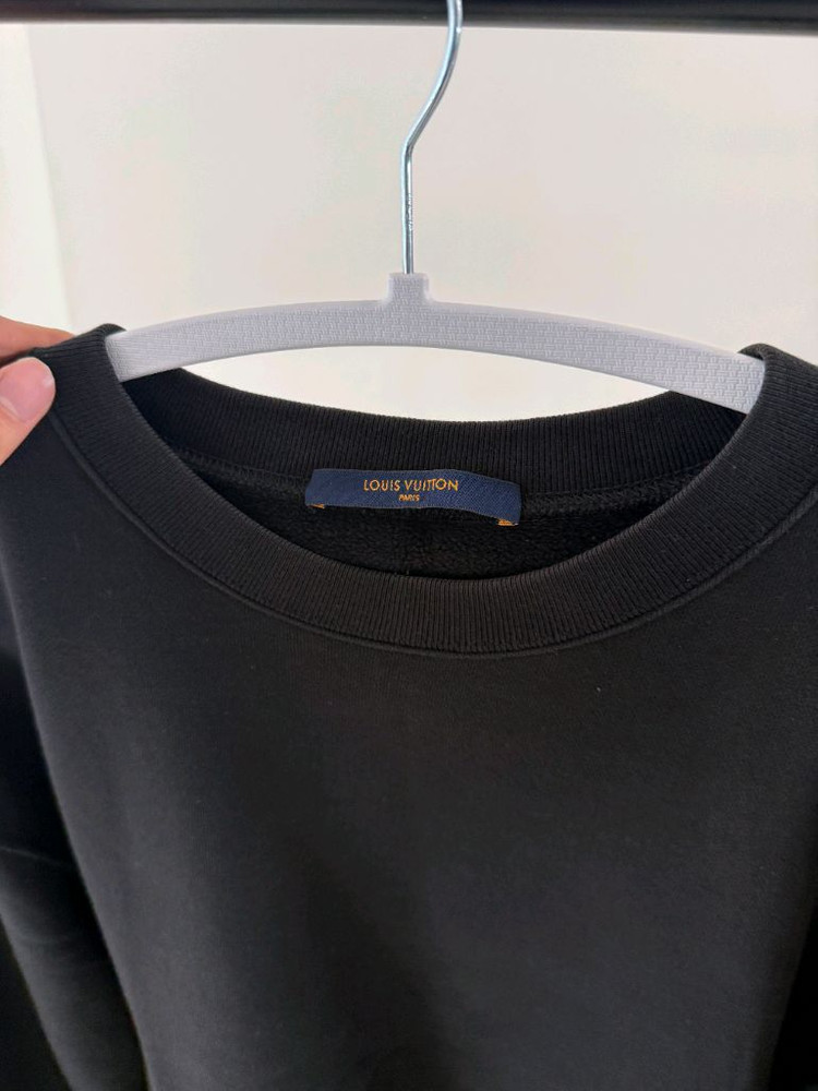 루이비통 인사이드 아웃 맨투맨 블랙 S백화점판 한글택--2