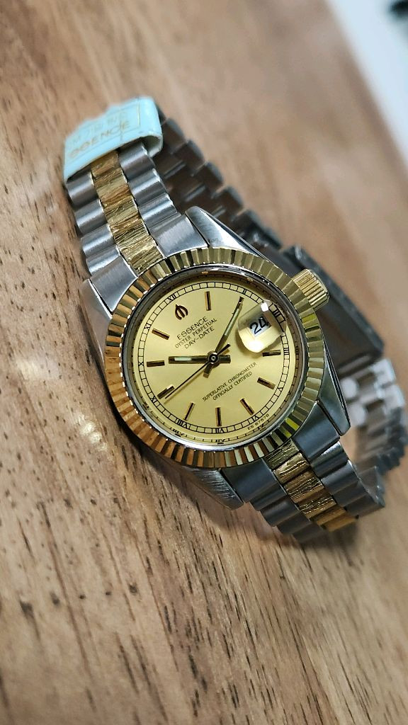 #에센스 여성용 오이스터 퍼페츄얼 데이져스트 골드 콤비 여성명품시계 급처--2