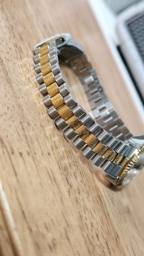 #에센스 여성용 오이스터 퍼페츄얼 데이져스트 골드 콤비 여성명품시계 급처--4