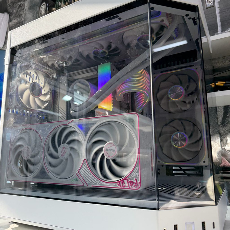 RTX5070Ti 라이젠 9600X DDR5 32GB 완본체 팝니다 이미지