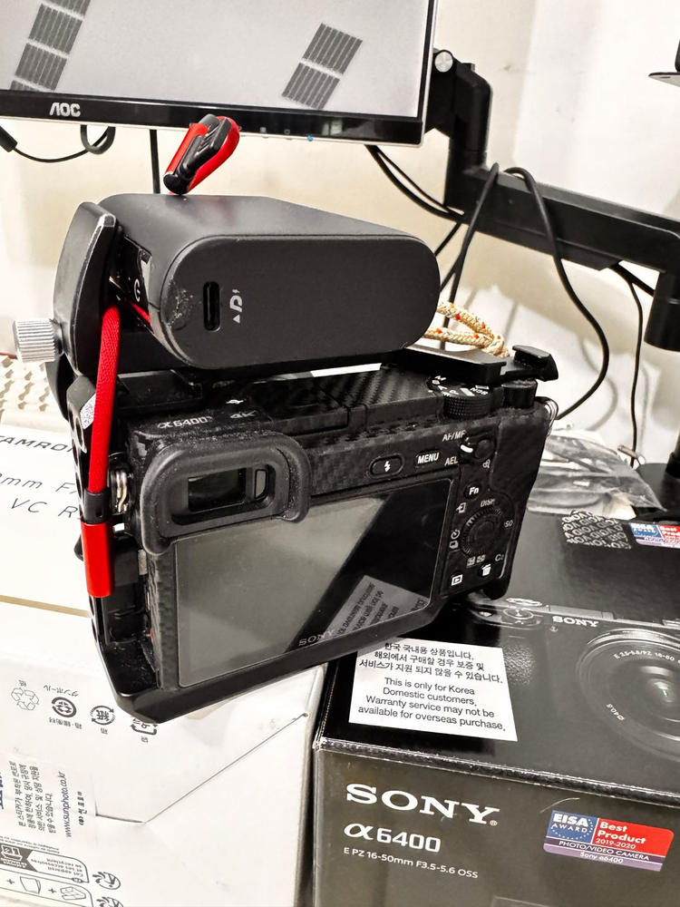 (소니 a6400+번들16~50) + ((수정)::탐론17-70mm 렌즈) + 스몰리그 케이지(개별판매 가능) 이미지