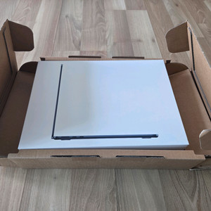 맥북에어 M2 16램 1TB SSD 보증 27년 1월