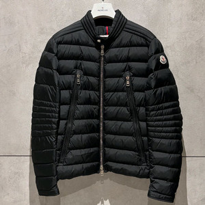 몽클레어 아미오 경량패딩 2사이즈