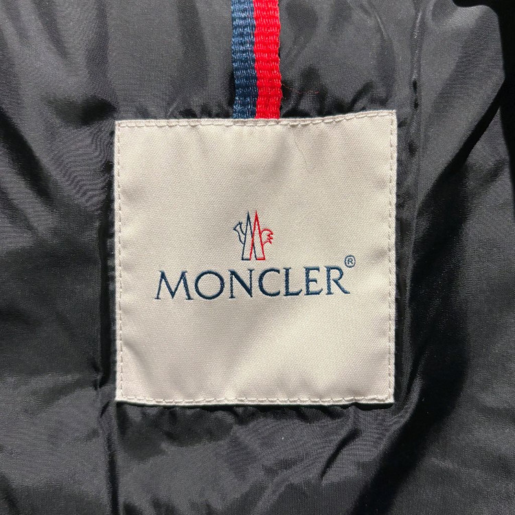 몽클레어 아미오 경량패딩 2사이즈--2