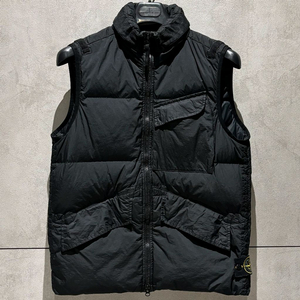 스톤아일랜드 크링클랩스 조끼패딩 S사이즈