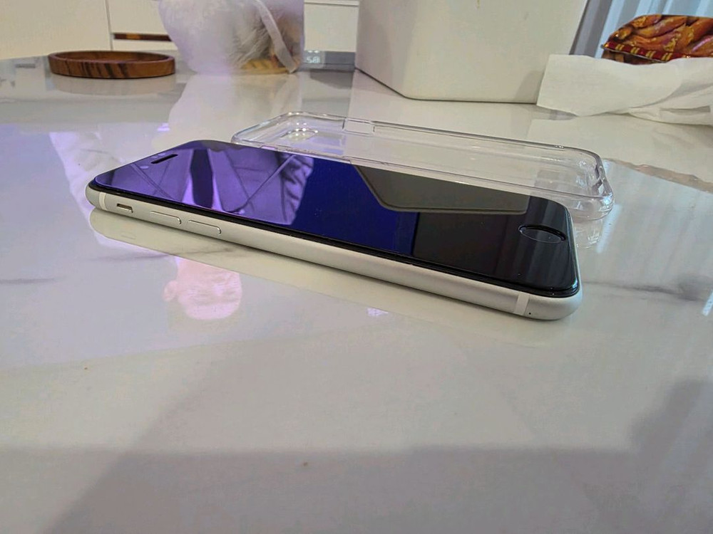 아이폰se2 128GB 화이트--2