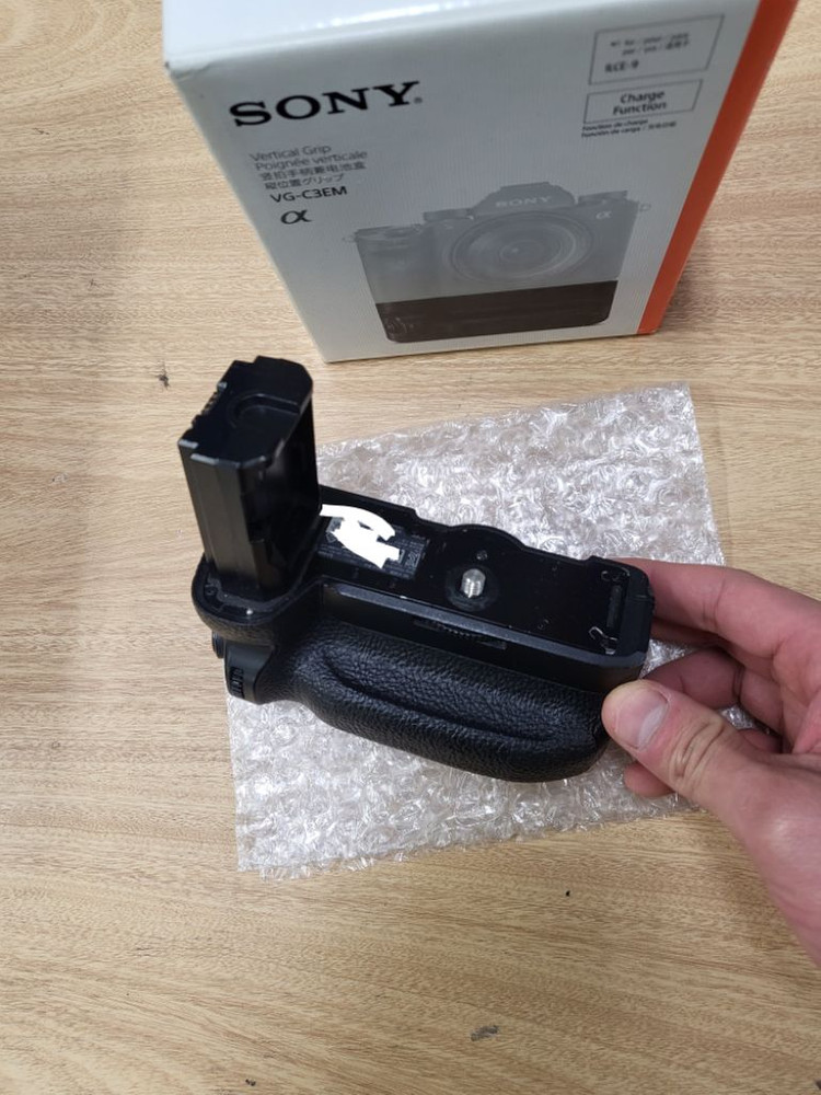 소니vg-c3em 소니3세대세로그립 a7m3 a7r3용세로그립팔아요--1