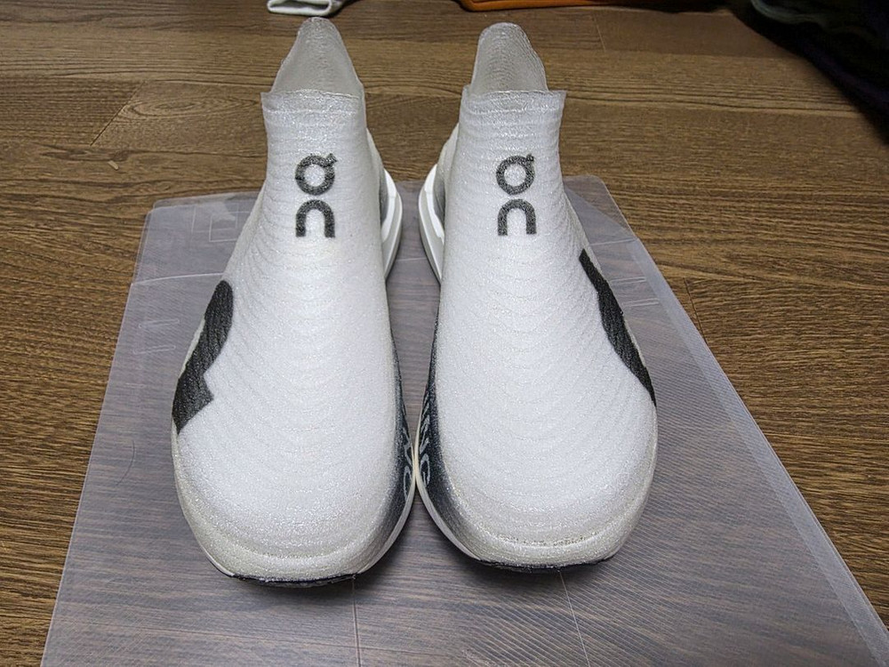 온러닝 클라우드붐 스트라이크 LS 275mm 이미지