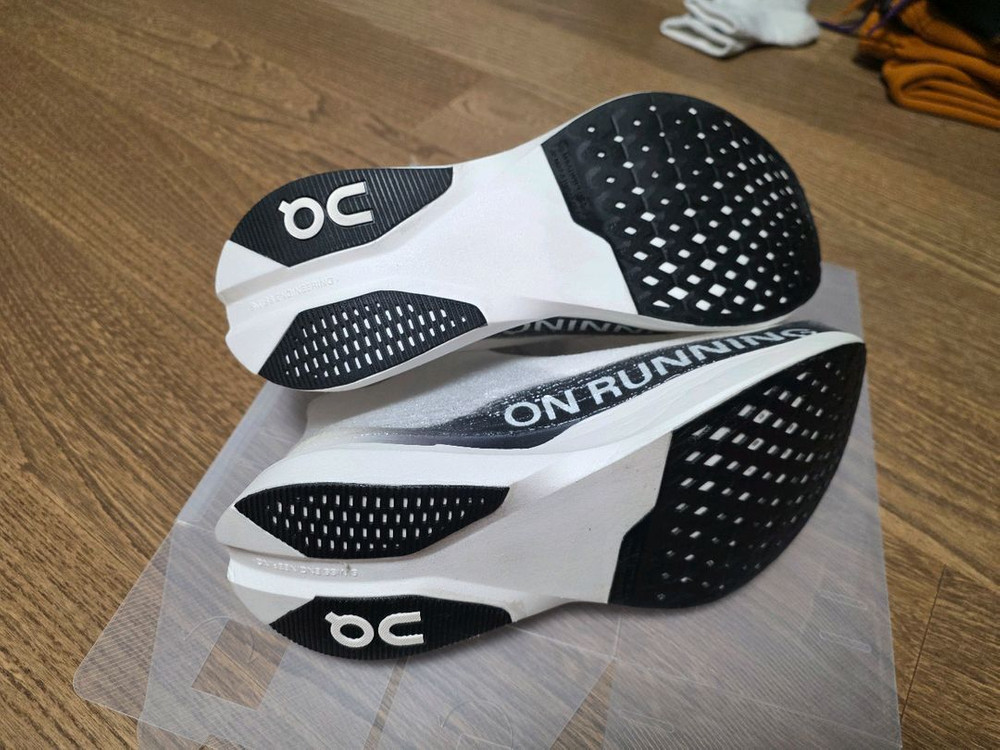 온러닝 클라우드붐 스트라이크 LS 275mm 이미지