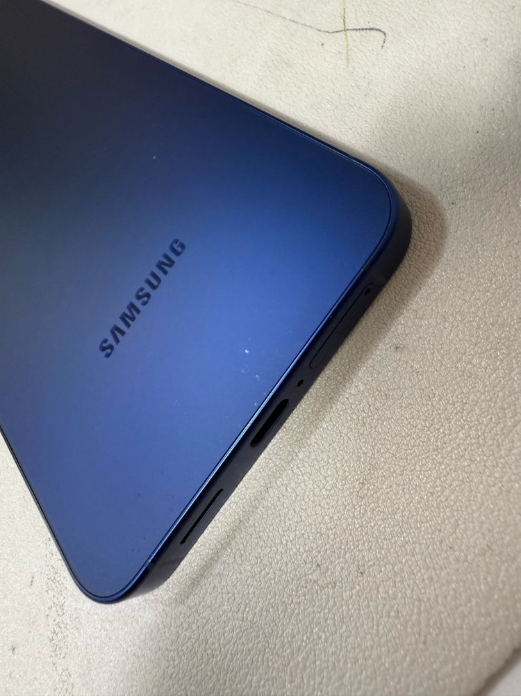 갤럭시s25플러스 512기가 아주 깨끗해요--2