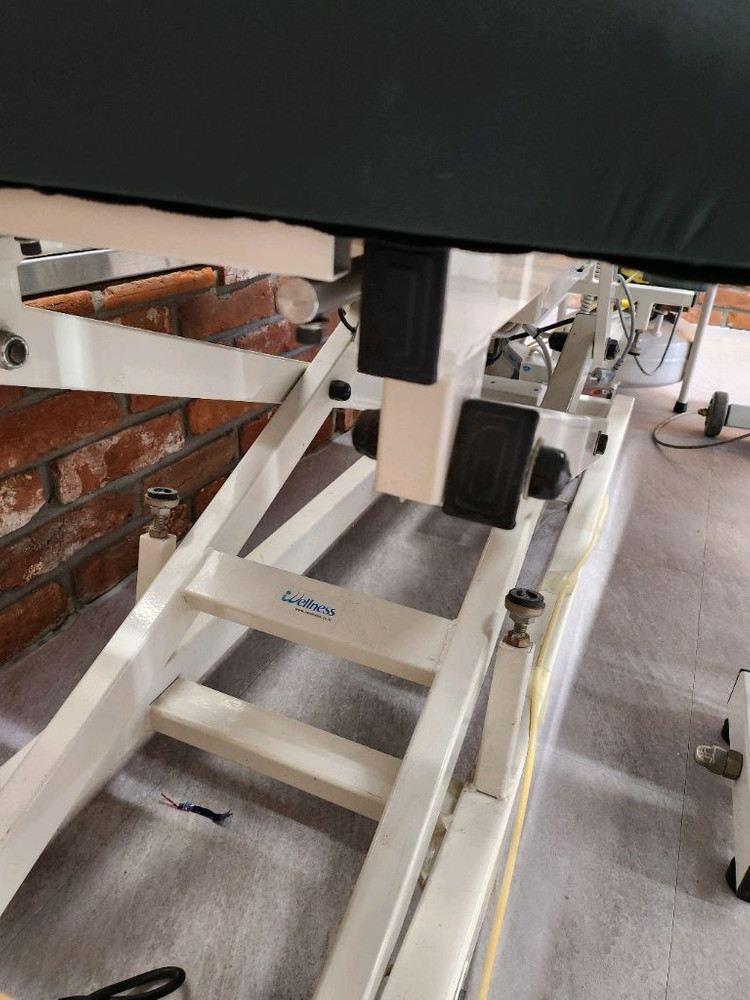 아이웰니스 도수 전동 테이블 추나베드 도수베드 드랍베드 이미지