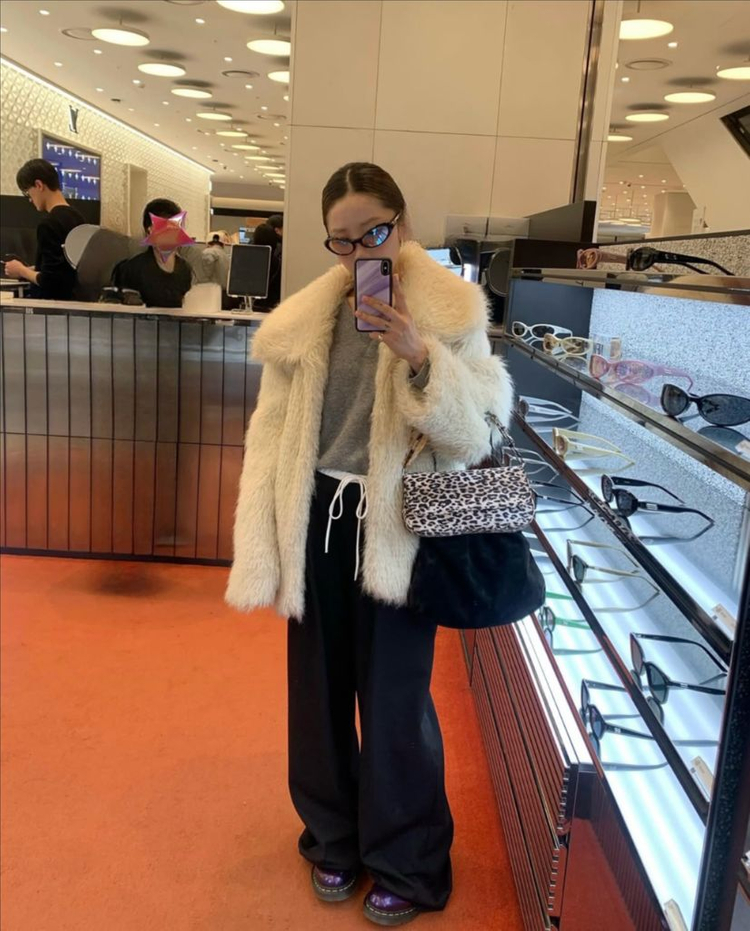 (미개봉 230) 닥터마틴 1460 W 퍼플 온무드 프레클 글로니 투머치택스 스컬프터 시눈 오버듀플레어 에이치모드 이미지