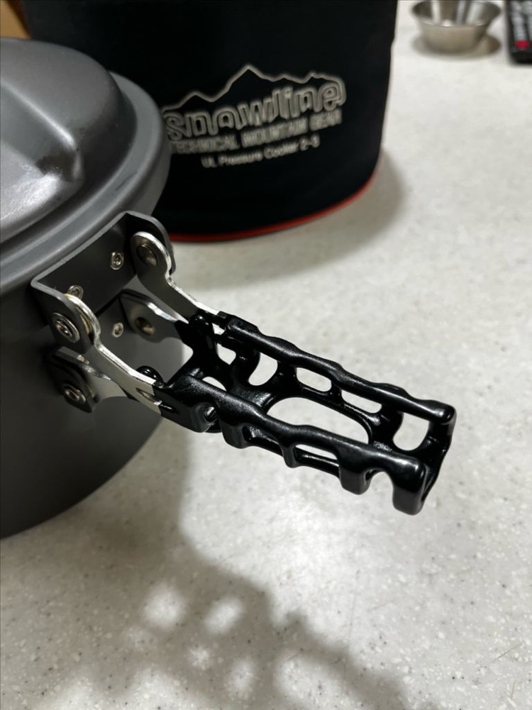 스노우라인 캠핑용 압력솥 이미지