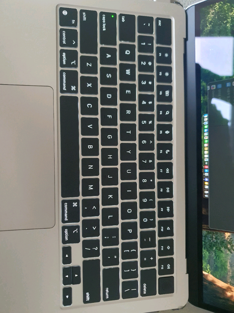 맥북 에어 13 M2 8GB 256GB 스타라이트--5