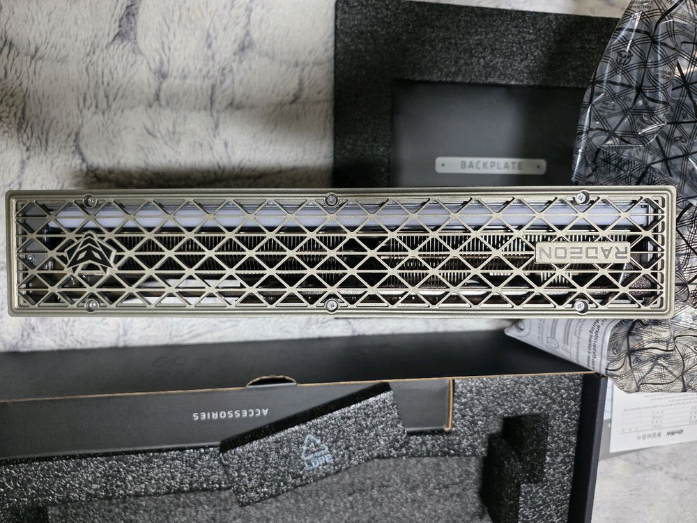 사파이어 라데온 RX9070 Nitro+ 판매합니다. (Non XT)--1