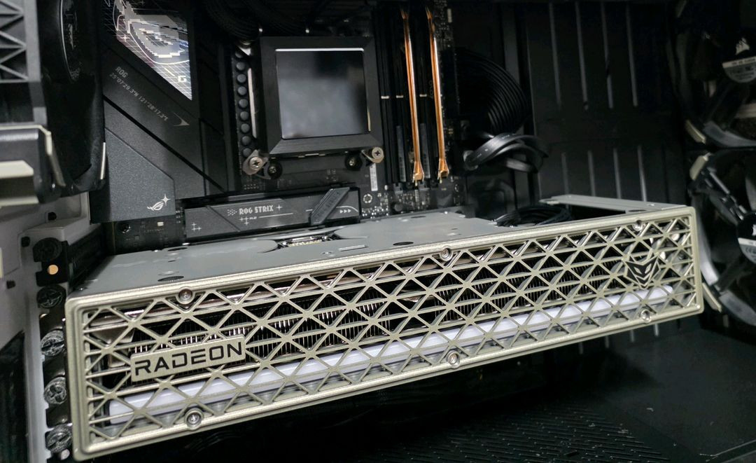 사파이어 라데온 RX9070 Nitro+ 판매합니다. (Non XT)--3