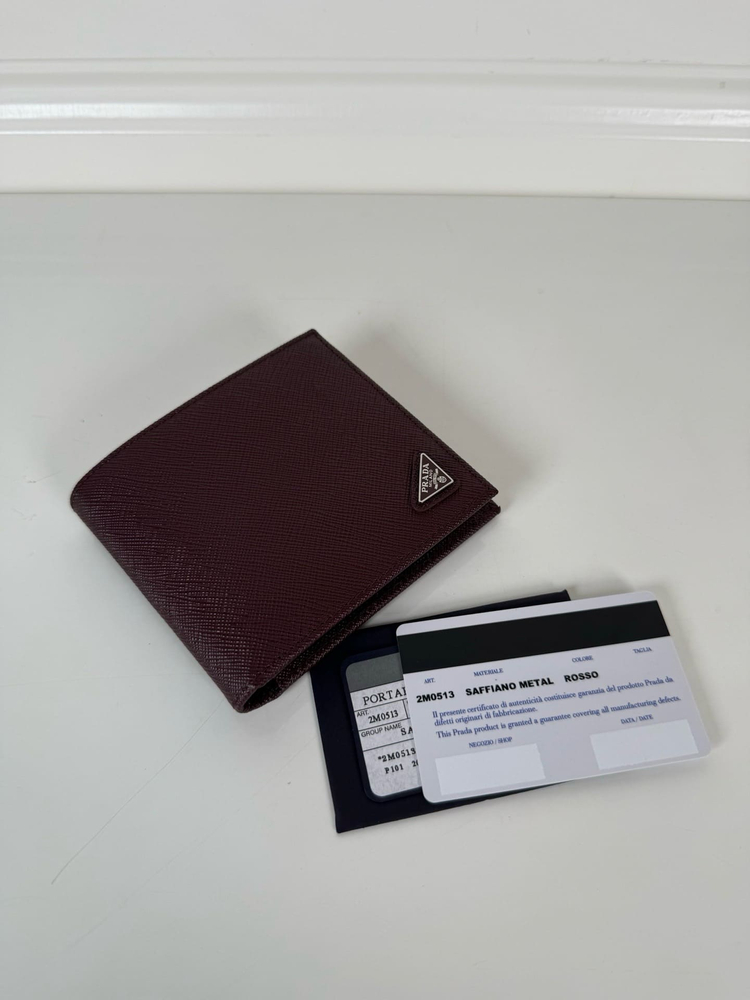 프라다 남성용 사피아노 가죽 반지갑 로소 이미지