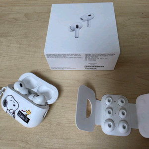 에어팟 프로 2세대 & 스누피케이스