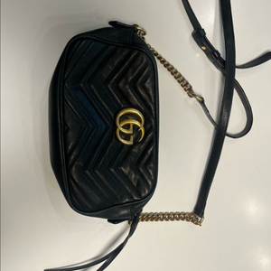 구찌 마틀라세 GG 마몬트 크로스백 지갑 이미지