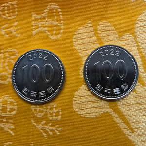 2022년 100원 동전 2개 일괄 이미지