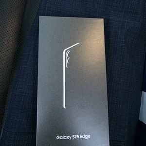 갤럭시 S25 엣지 256GB 티타늄 실버 미개봉 판매합니다