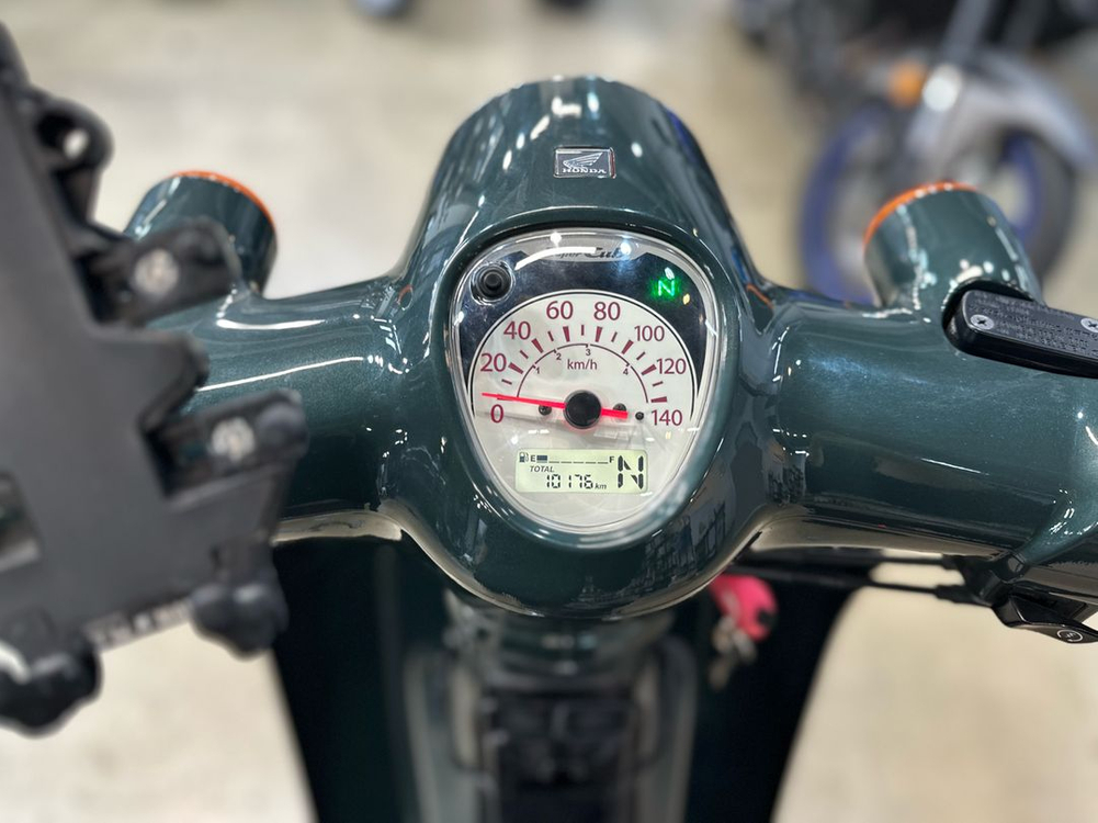 혼다 슈퍼커브110 21년 그린 공장 도색 c125 휠 튜닝 이미지