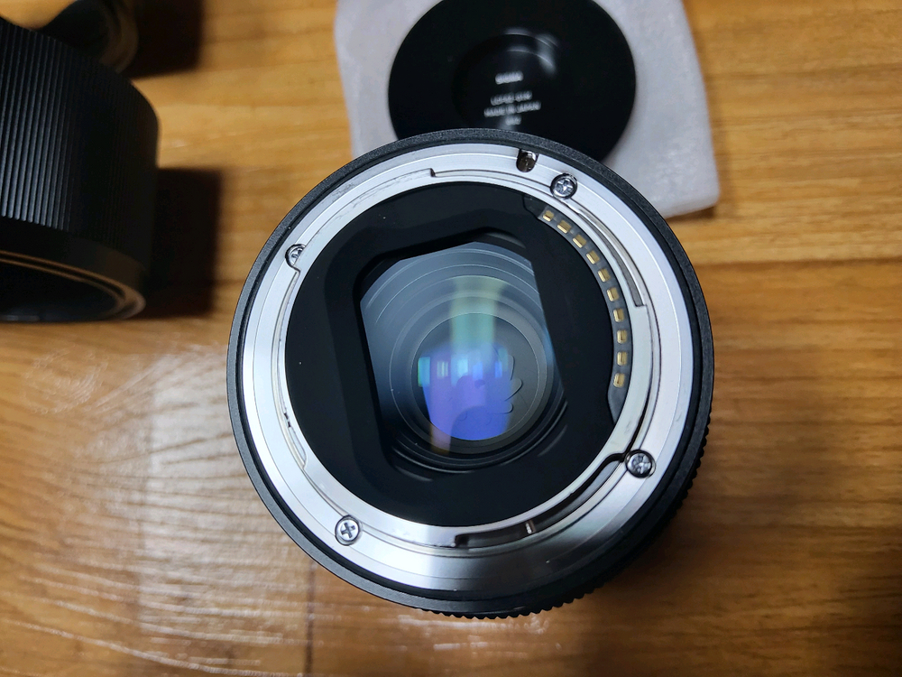 소니 시그마 65mm f2 dg dn (bw후드 2개)--5