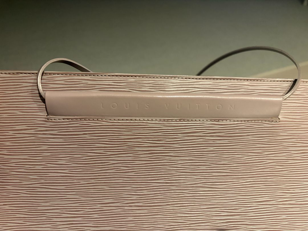 정품 루이비통 에삐 이미지