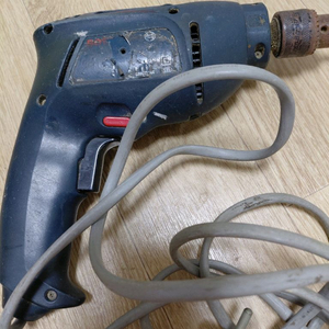 전동 드릴기 보쉬 이미지