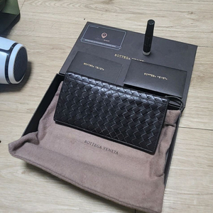 정품 보테가베네타 장지갑 다크브라운 20ss 이미지