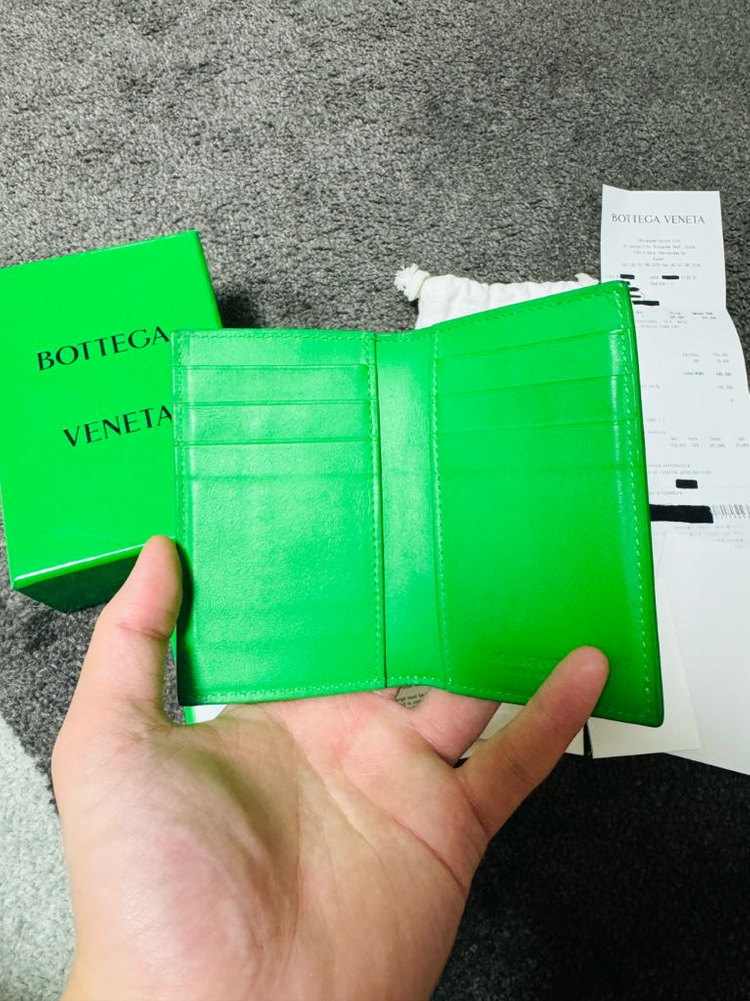 보테가베네타 카세트 플랩 카드지갑 이미지