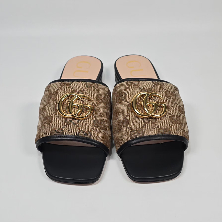 구찌 GG 캔버스 슬라이드 샌들 (225) 이미지