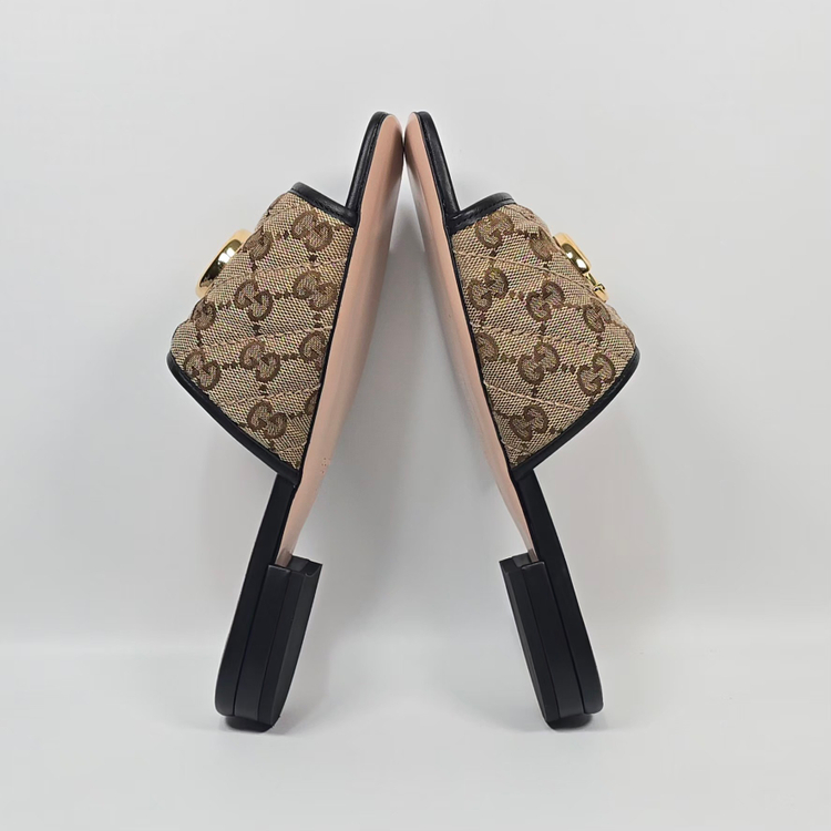 구찌 GG 캔버스 슬라이드 샌들 (225) 이미지