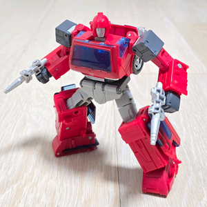 트랜스포머 스튜디오 시리즈 86 아이언하이드 판매합니다