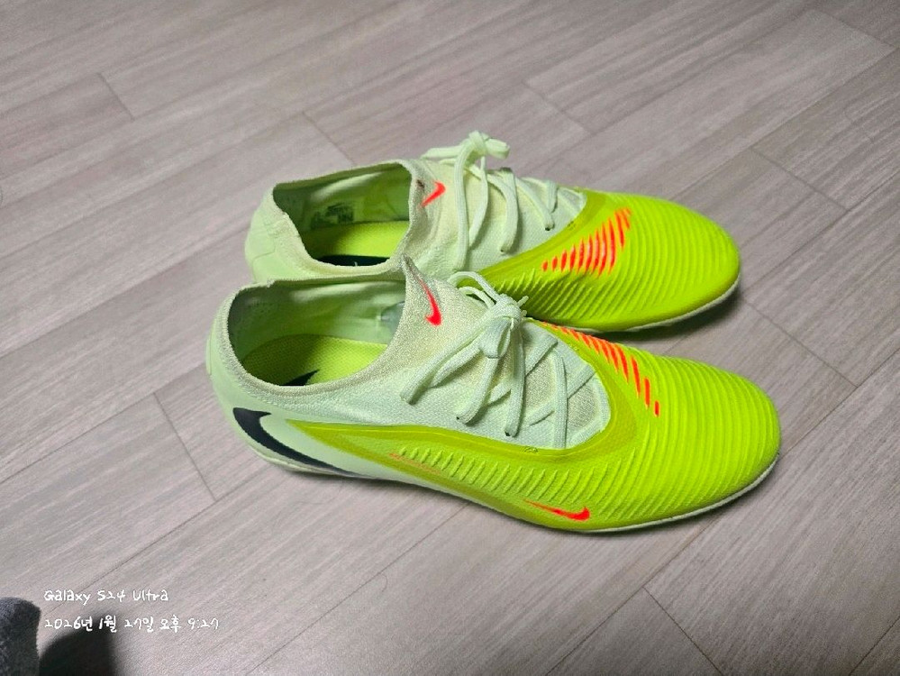 나이키 팬텀 6 로우 프로 TF 풋살화 275--2