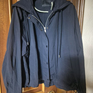 새옷 같은 TBJ 네이비 후드 바람막이 XS