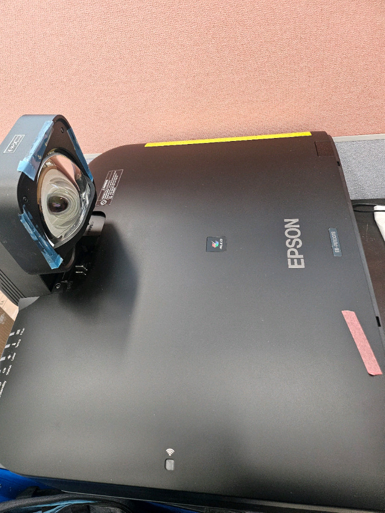 레이저 초단초점 7000 빔프로젝터엡손 프로젝터--1