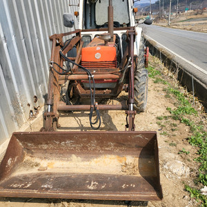 국제47마력 트랙터(수리필요)