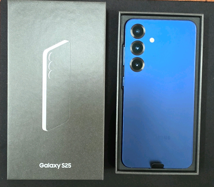 갤럭시 S25 256G 네이비 판매합니다.--1