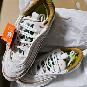 나이키 에어맥스 97 SE 코르크 DC4012-100 240사이즈 이미지