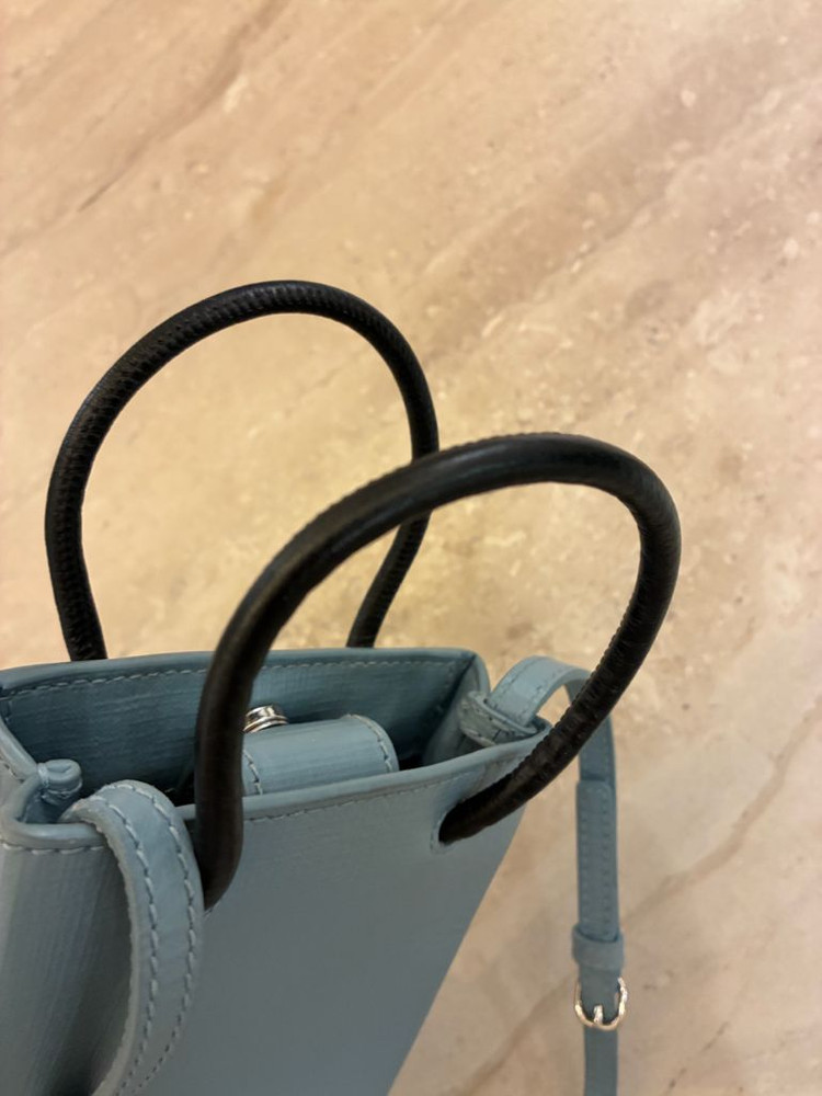 발렌시아가 크로스백 정품 이미지